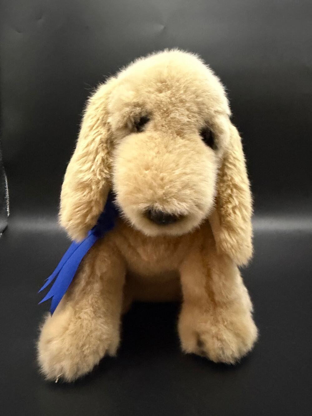 2012 FAO Schwarz Toys R Us Sitting Golden Retriever Puppy Dog Realistic Plush